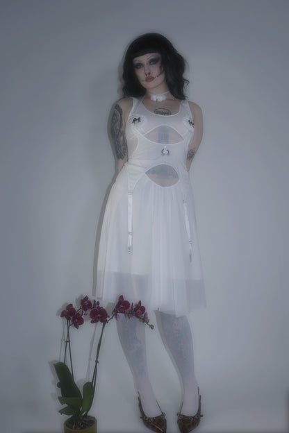 Happy Ending Garter Belt In White Organic Cotton