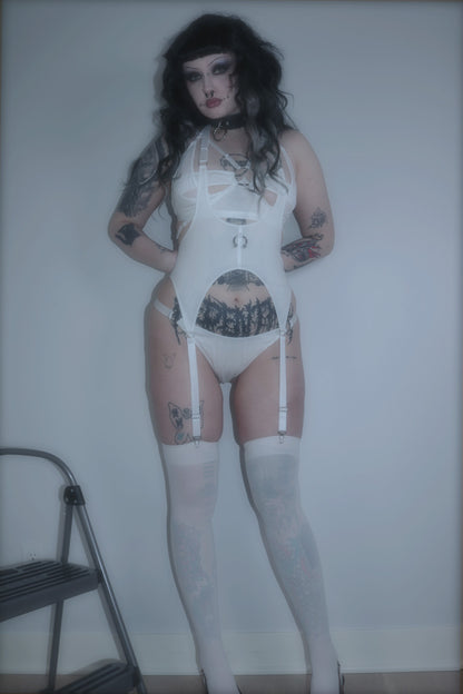 Happy Ending Garter Belt In White Organic Cotton